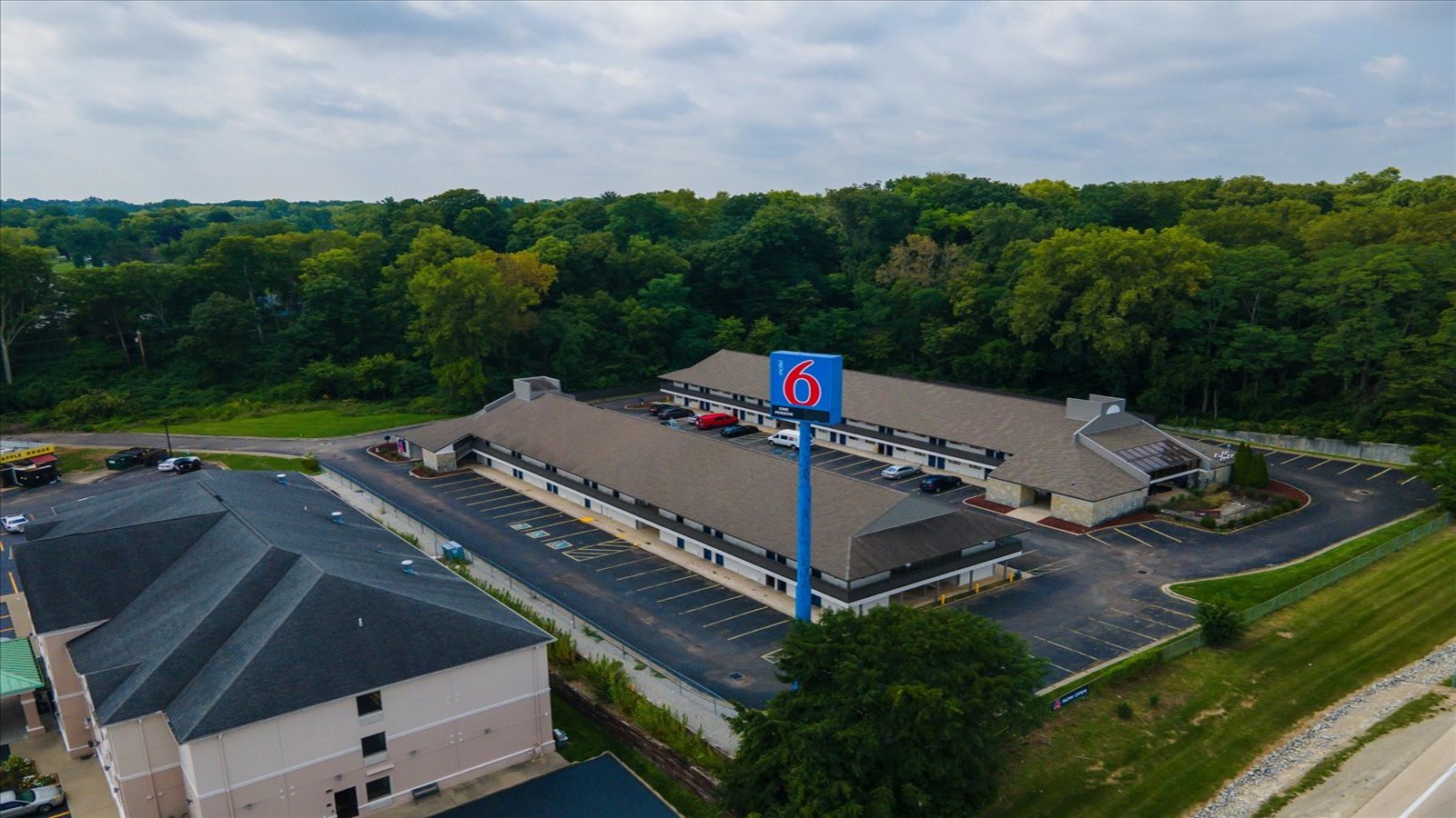 Pleasant Hotel View Welcoming Hotel Exterior